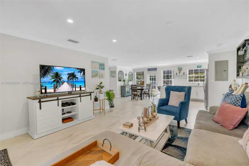 1000 N 17th Ave, Hollywood FL 33020
