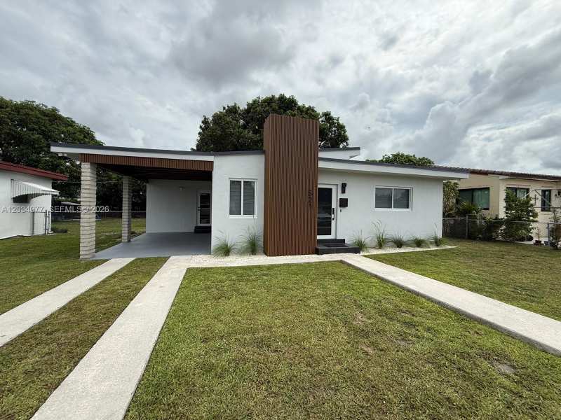 521 E 33rd St, Hialeah FL 33013