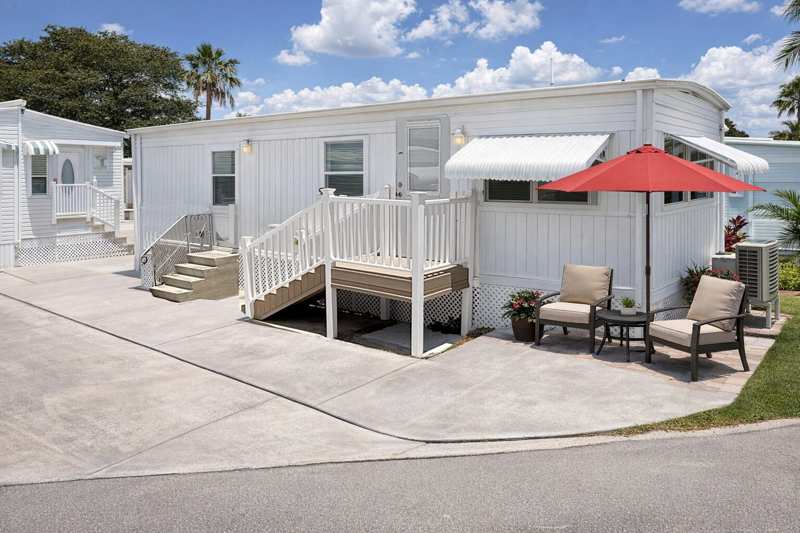 206 Eagle Drive E, Briny Breezes FL 33435
