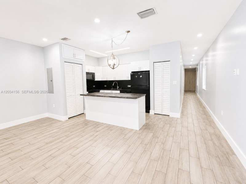 7135 SW 21st St # 1, Miami FL 33155