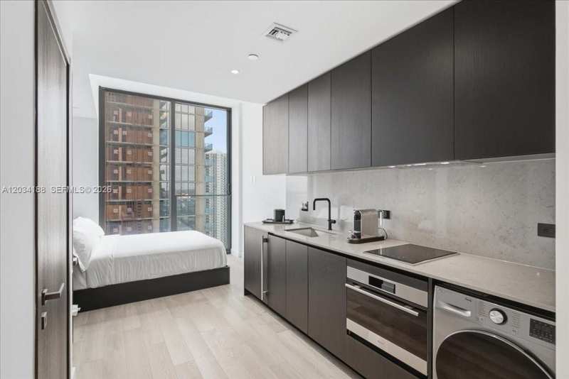 20 NE 11th # 4803, Miami FL 33132