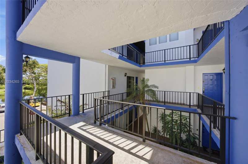 6010 S Falls Cir Dr # 323, Lauderhill FL 33319