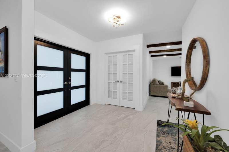 6860 SW 99th Ter, Pinecrest FL 33156