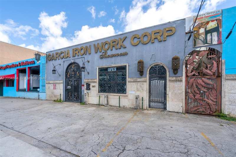 341 W 21st St, Hialeah FL 33010