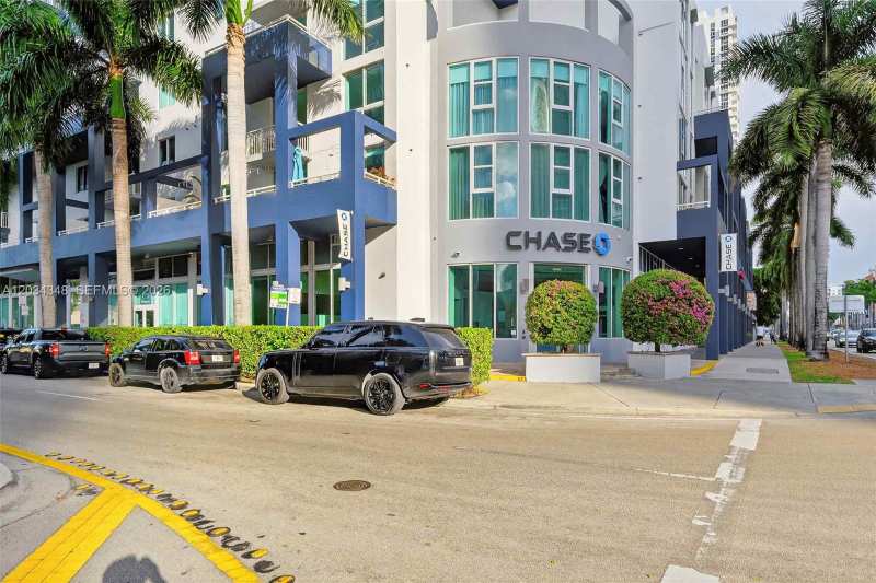 275 NE 18th St, Miami FL 33132