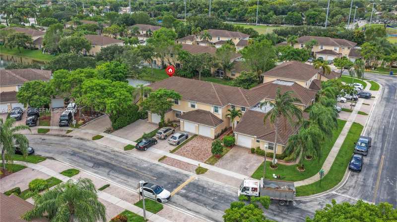 8964 NW 53rd Ct, Sunrise FL 33351