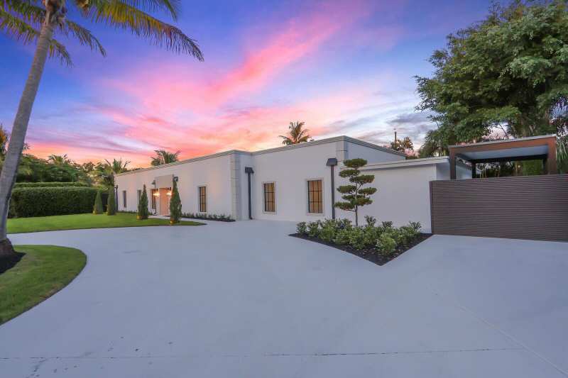 391 W Riverside Drive, Tequesta FL 33469