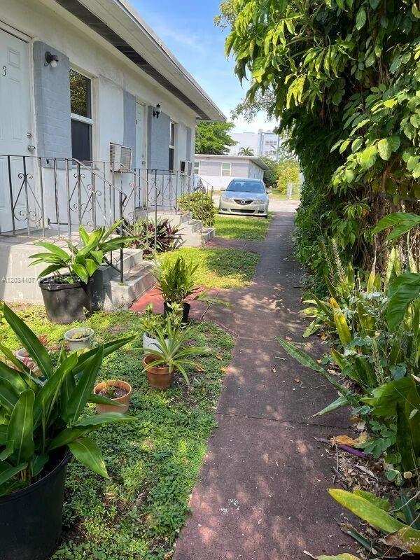 730 SW 10th St # 4, Miami FL 33130