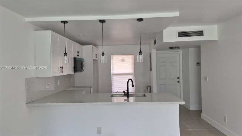 6050 NW 64th Ave # 105, Tamarac FL 33319