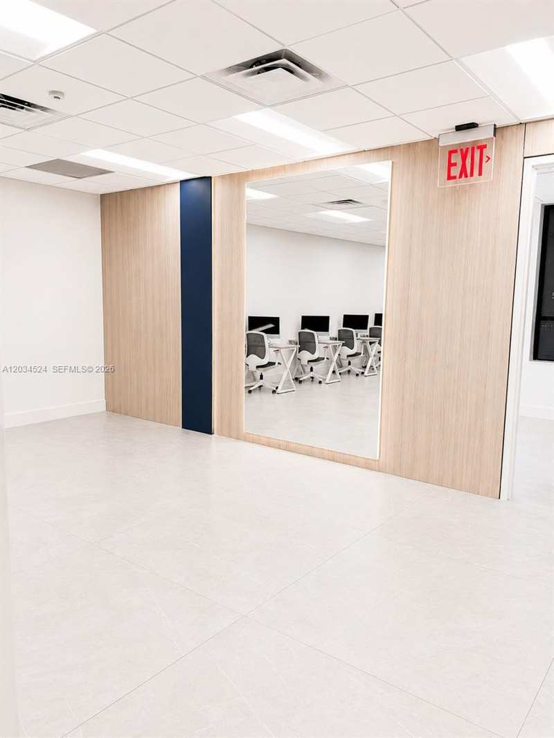 1110 Ponce De Leon Blvd, Coral Gables FL 33134