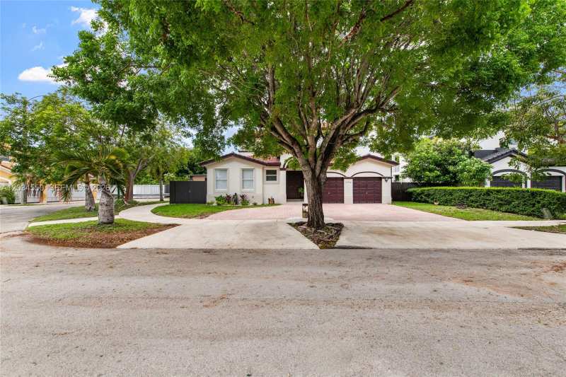 15761 SW 59th Ter, Miami FL 33193