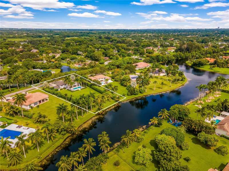 4242 SW 107th Way, Davie FL 33328