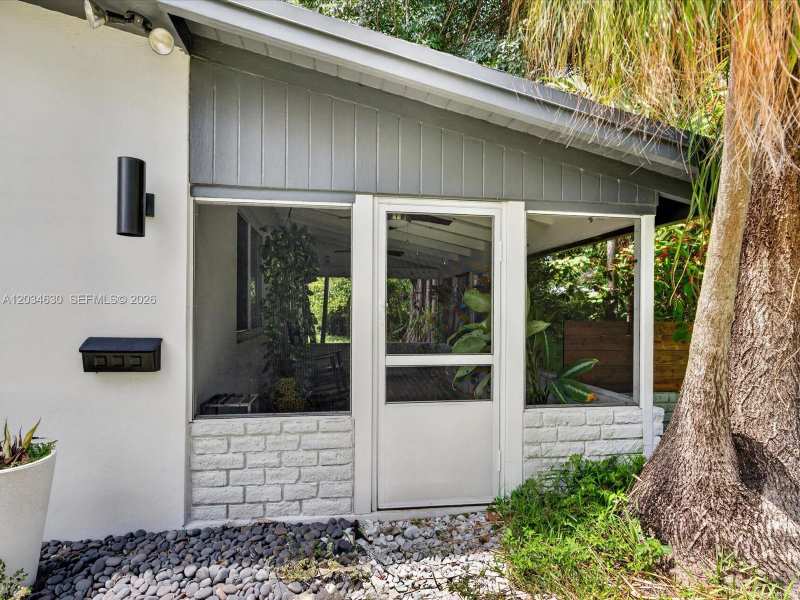 xxxx SW undisclosed, South Miami FL 33143