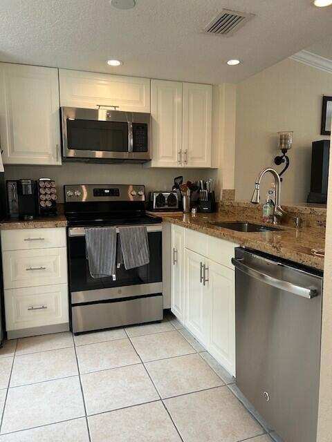1040 Lake Shore Drive # 105, Lake Park FL 33403