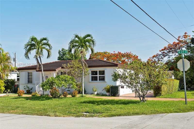 6801 SW 27th St, Miami FL 33155