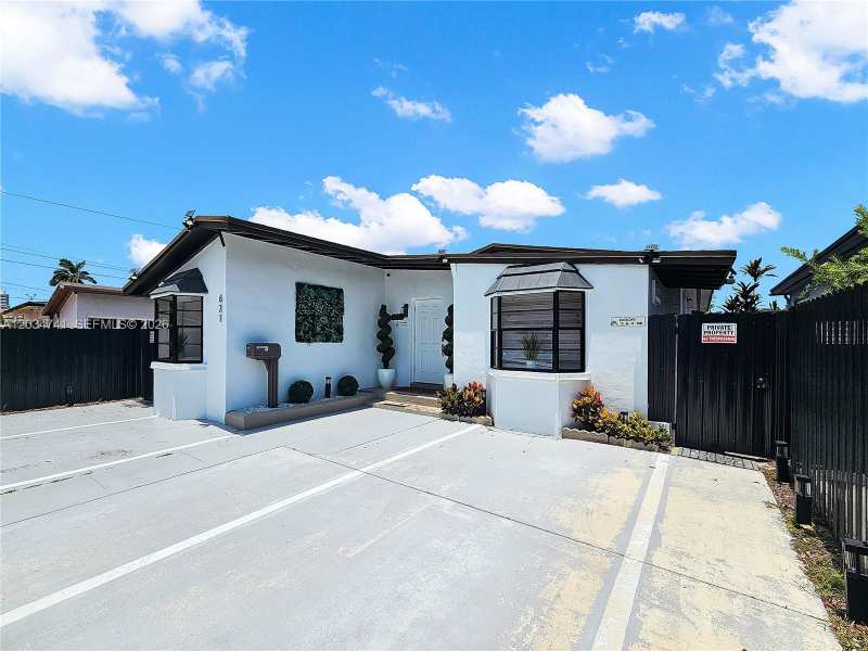 621 NW 59th Ave, Miami FL 33126