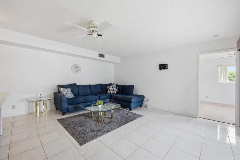 14898 Wedgefield Drive # 208, Delray Beach FL 33446