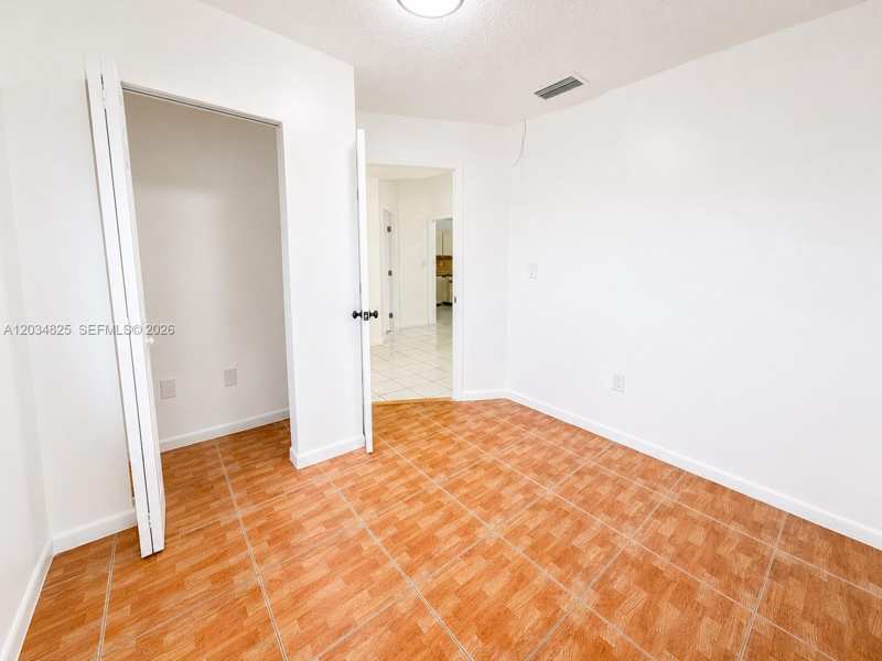2485 W 70th Pl, Hialeah FL 33016