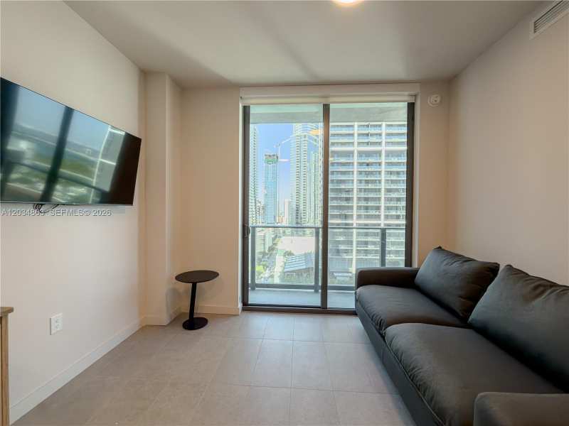 121 NE 5th St # 2211, Miami FL 33132