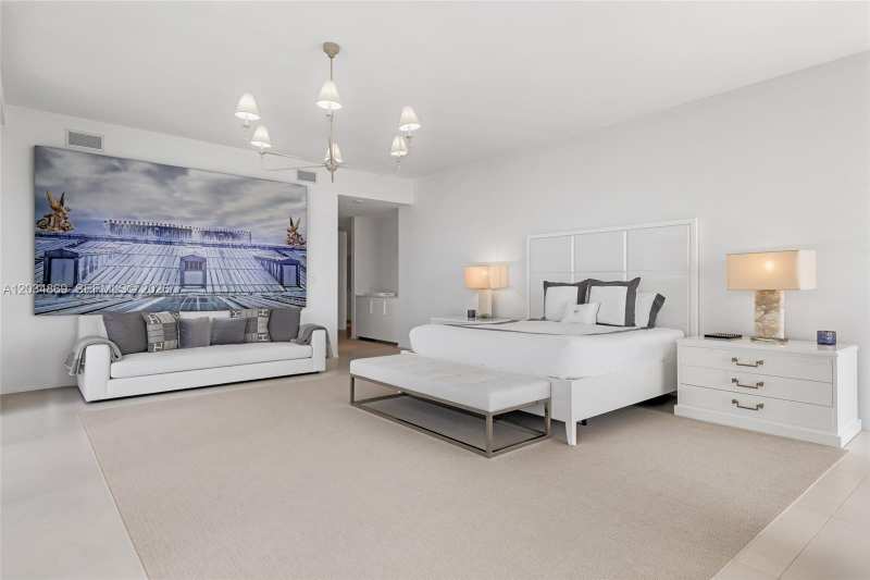 1000 Biscayne Blvd # 3701, Miami FL 33132