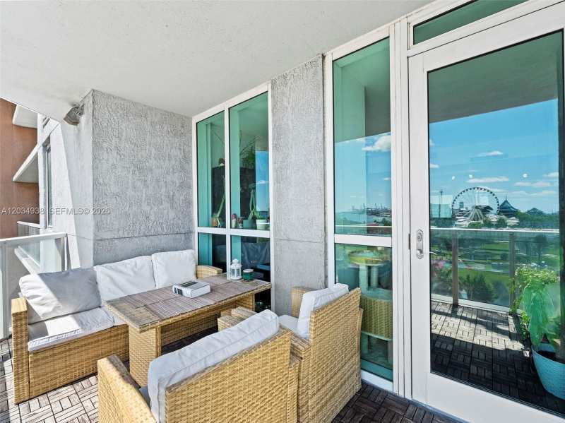 244 Biscayne Blvd # 701, Miami FL 33132