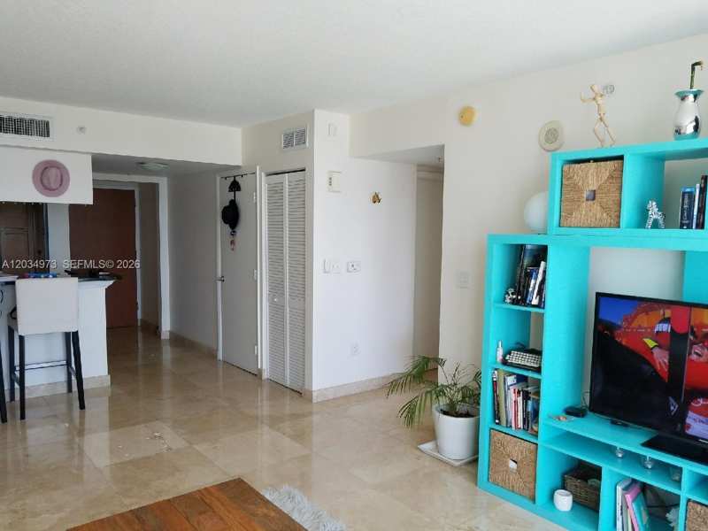 31 SE 5th St # 2205, Miami FL 33131