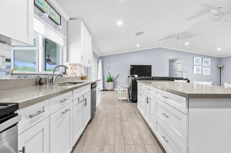 20572 SW 317th St, Homestead FL 33030