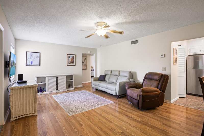 321 Pine Ridge Circle # 2, FL 33463