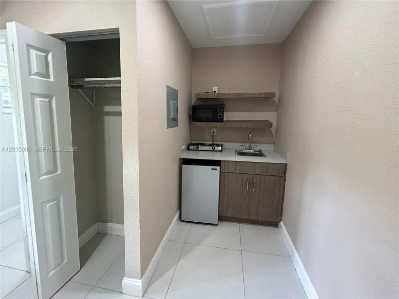 1265 SW 6th St # 16, Miami FL 33135