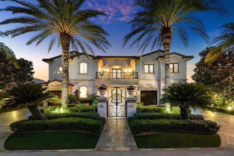 2225 W Silver Palm Road, Boca Raton FL 33432