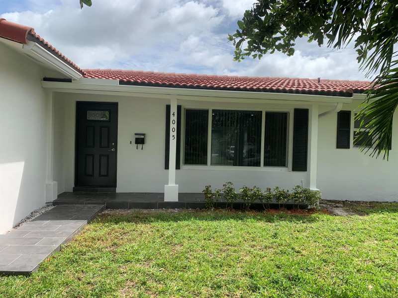 4005 NW 76th Avenue, Coral Springs FL 33065