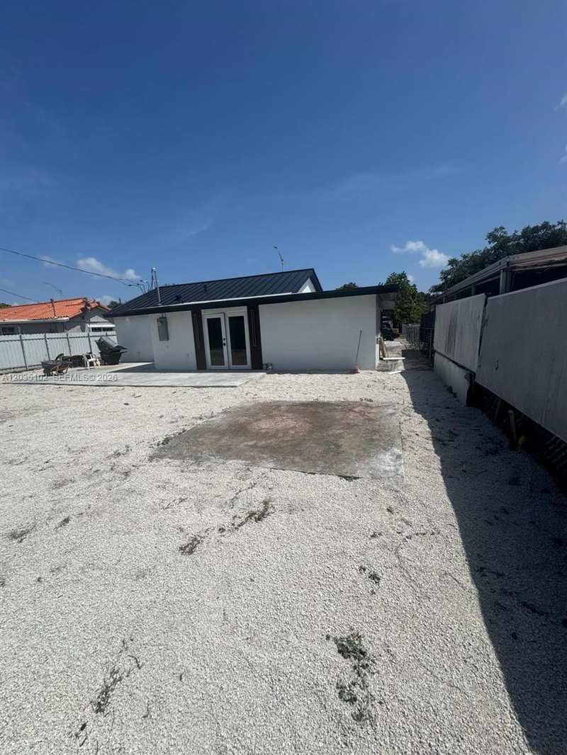 841 NE 4th Pl, Hialeah FL 33010
