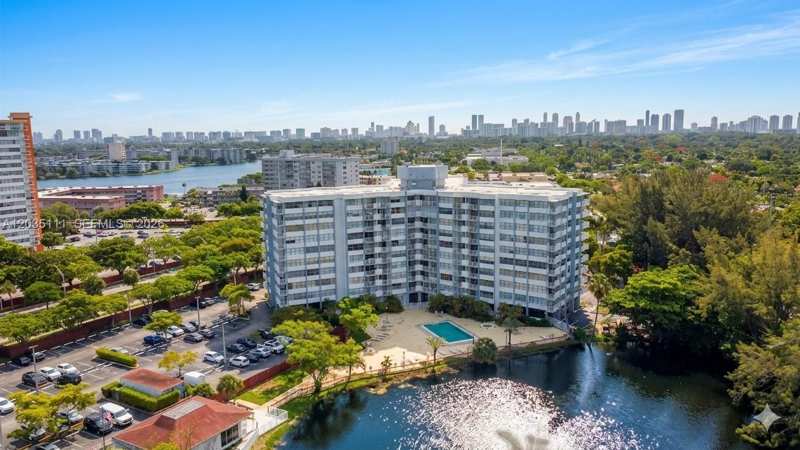 1300 NE Miami Gardens Dr # 308E, Miami FL 33179