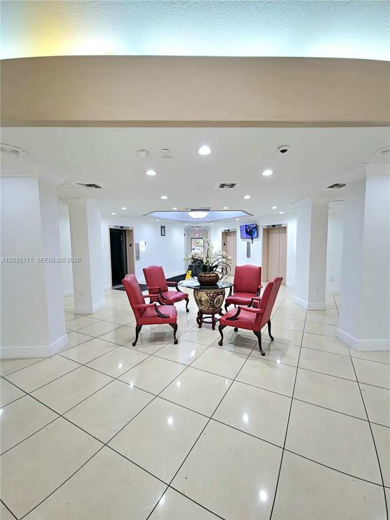 1300 NE Miami Gardens Dr # 308E, Miami FL 33179