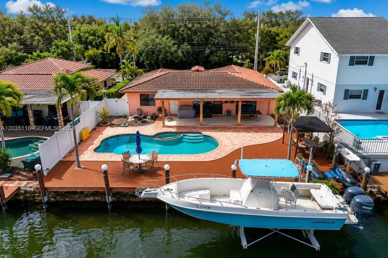 2447 SE 15th St, Pompano Beach FL 33062