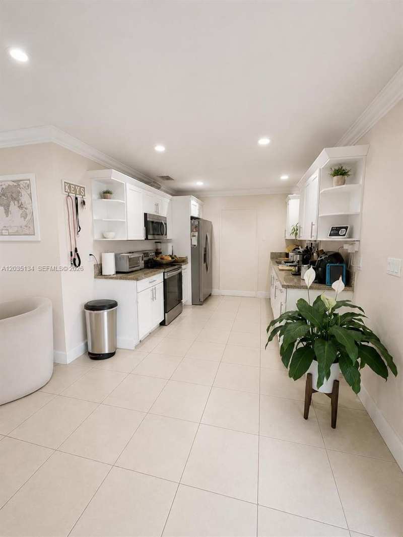 9515 Dominican Dr, Cutler Bay FL 33189