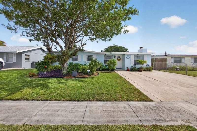 3740 Dunes Road, FL 33410