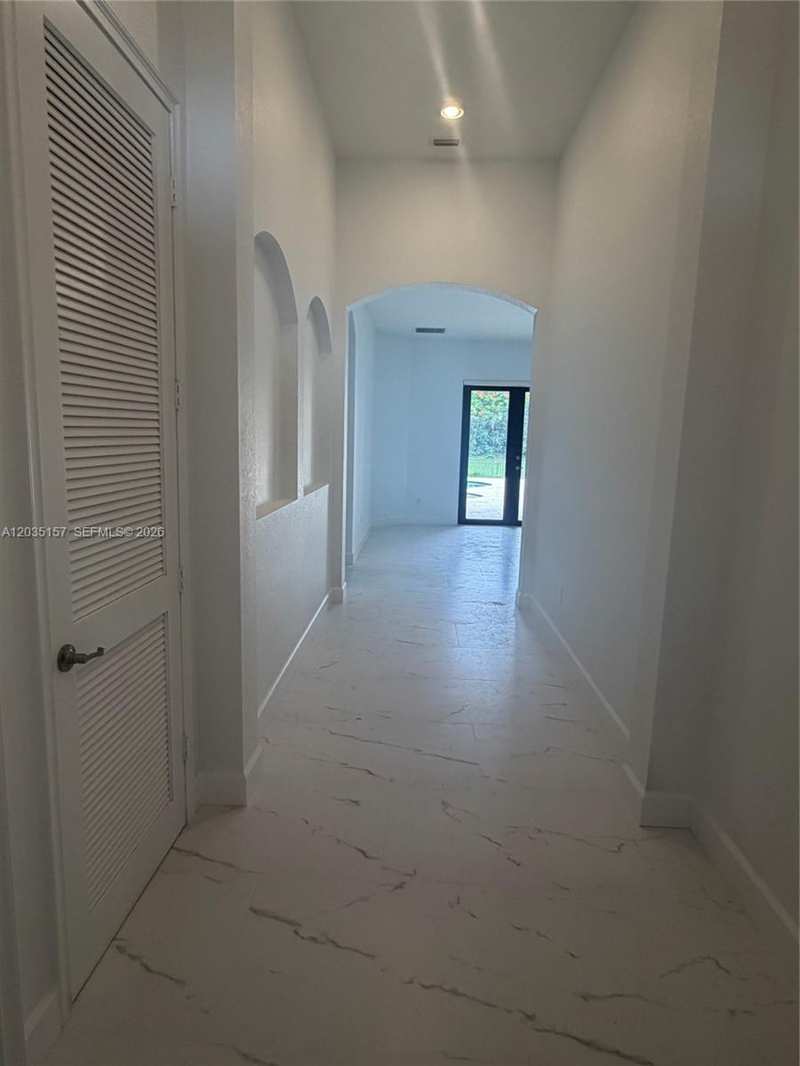8711 NW 41st St, Cooper City FL 33024