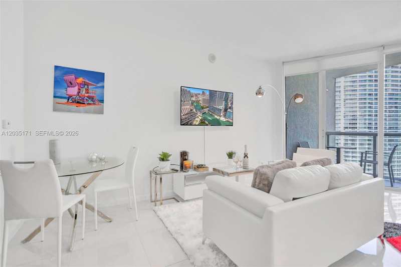 475 Brickell Ave # 3408, Miami FL 33131