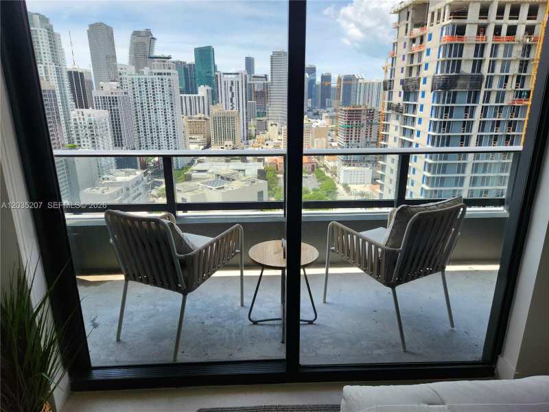 601 NE 1 AVE # 2812, Miami FL 33132