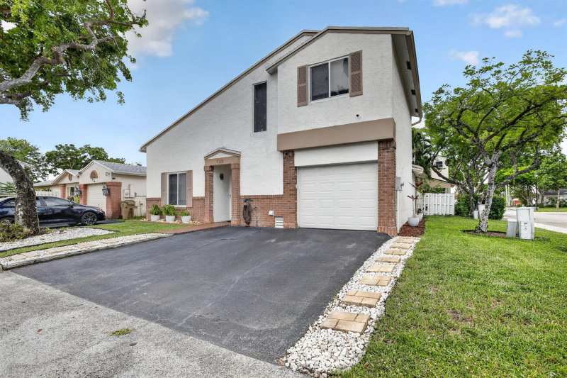 730 Cumberland Terrace, Davie FL 33325