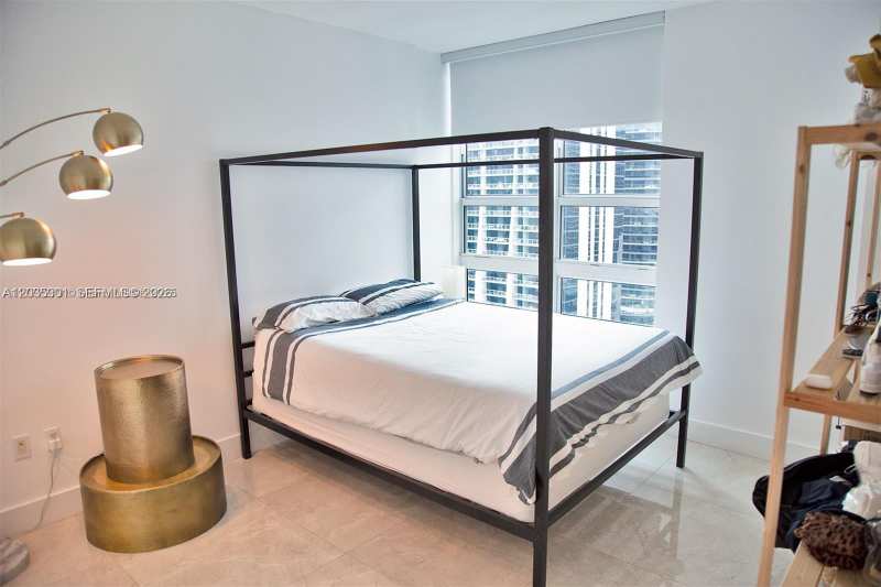 951 Brickell Ave # 3007, Miami FL 33131