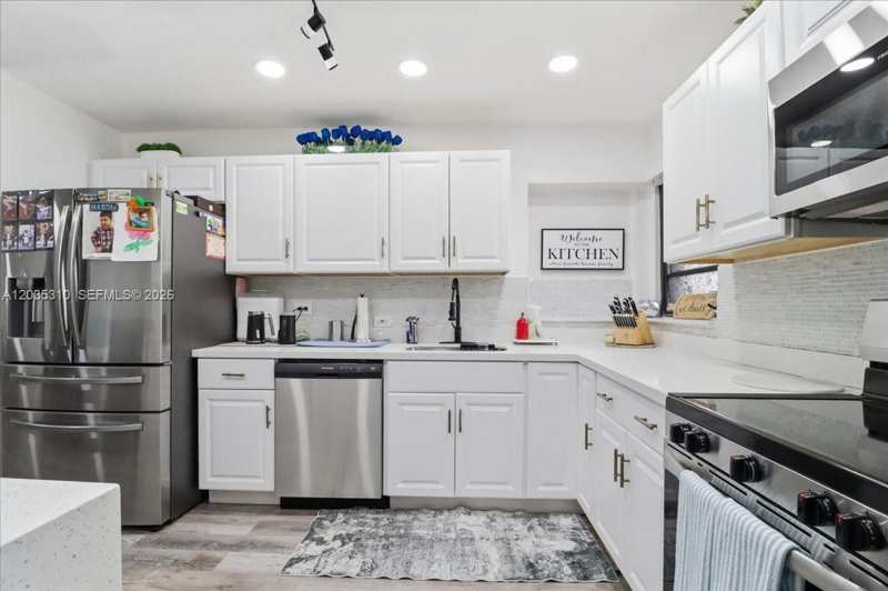 7551 Polk St, Hollywood FL 33024