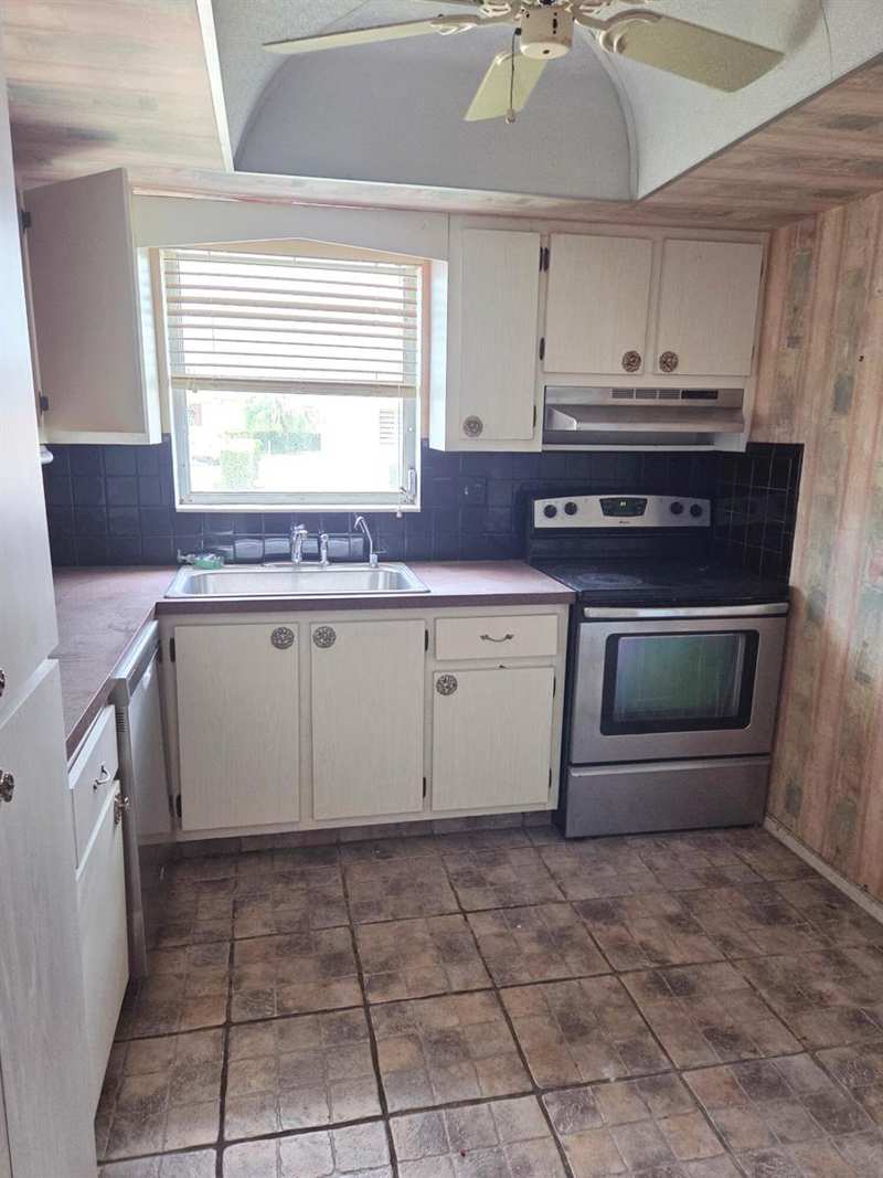 2703 Dudley Drive W, West Palm Beach FL 33415