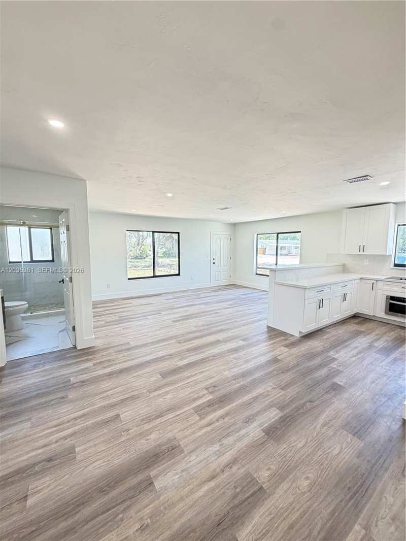 2930 SW 106th Ave, Miami FL 33165