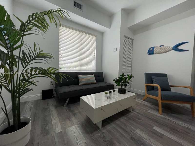 29 Oviedo Ave # 1, Coral Gables FL 33134