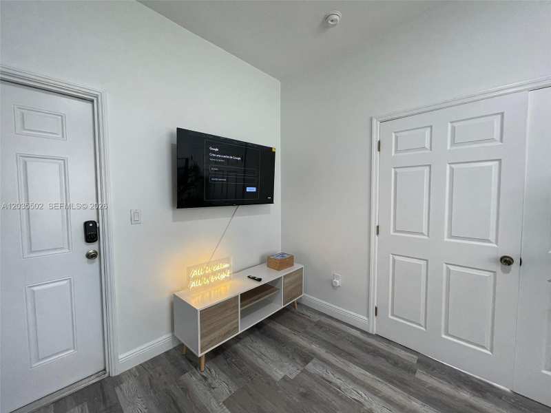 29 Oviedo Ave # 1, Coral Gables FL 33134