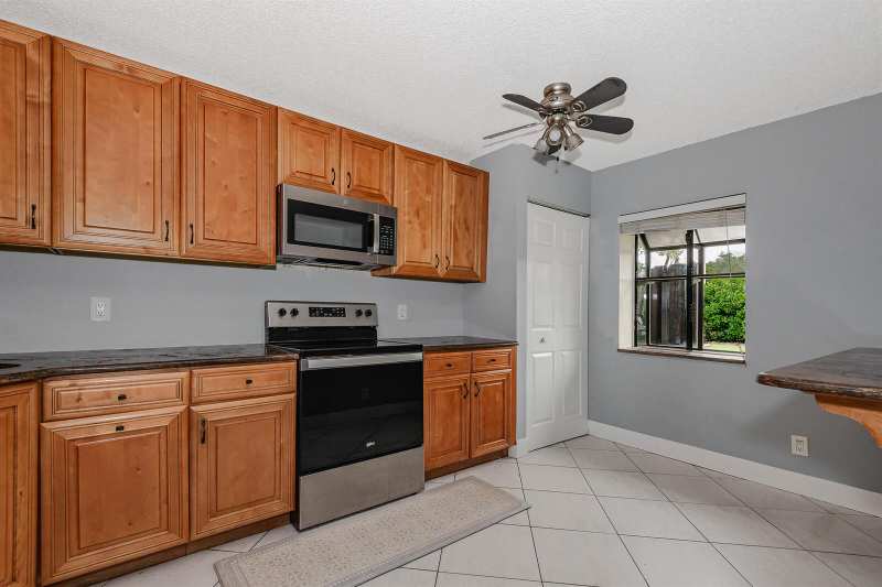 161 Meadows Drive # 161, Boynton Beach FL 33436