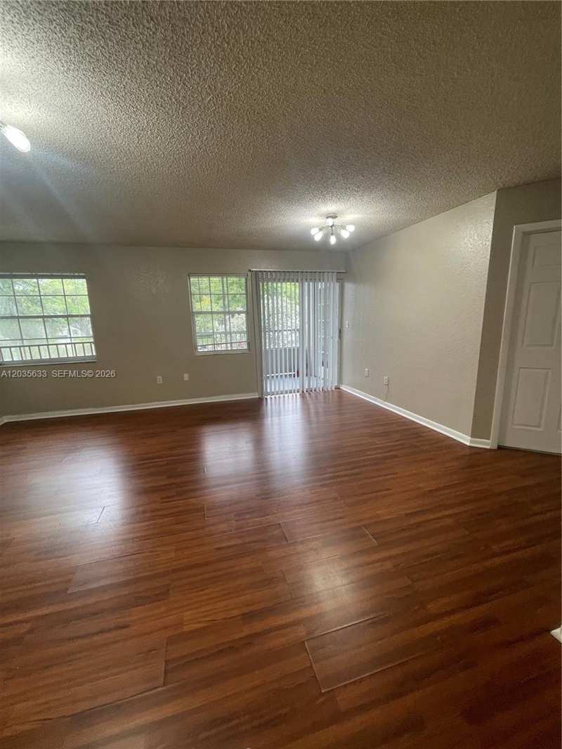 2811 N Oakland Forest Dr # 206, Oakland Park FL 33309