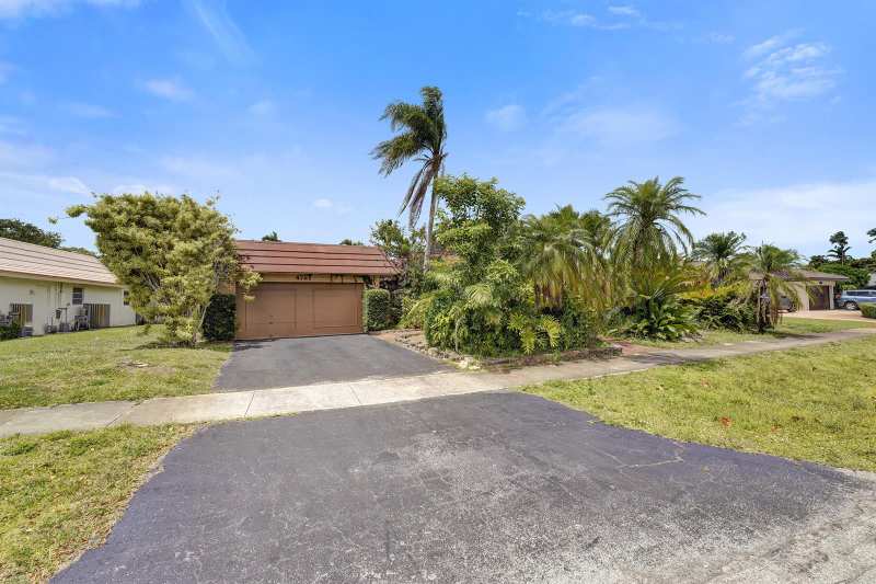 4721 Sarazen Drive, Hollywood FL 33021